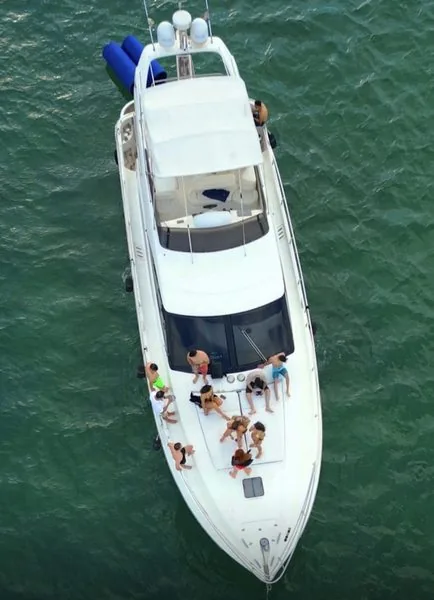 65ft Azimut R photo 2
