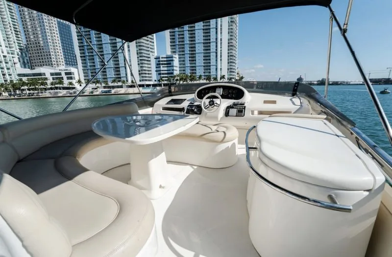 65ft Azimut R photo 6