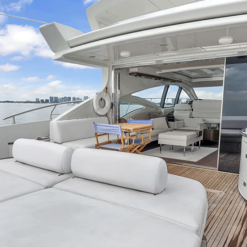 70ft Azimut photo 2