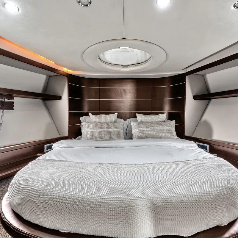 70ft Azimut photo 5