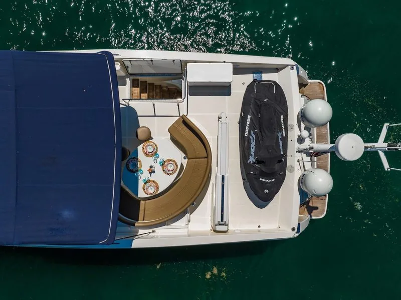 85ft Ferretti — Destiny photo 3
