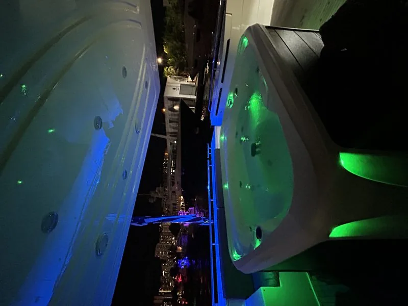 85ft Ferretti — Destiny photo 6